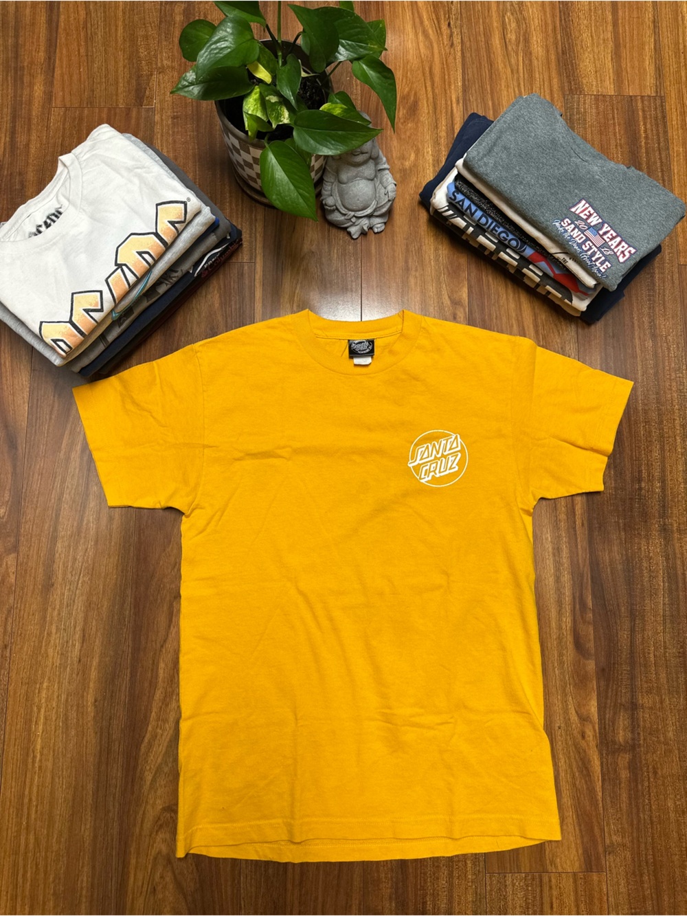 Santa Cruz Skateboards Men’s Yellow T‑Shirt Medium